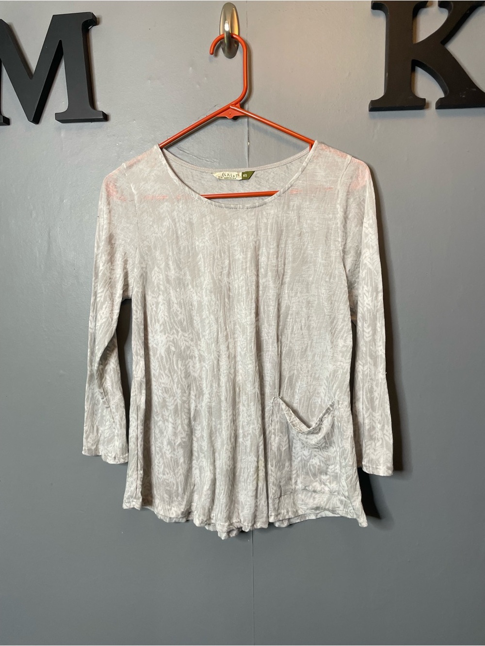 Chalet Light Gray Patterned Tie-Back Long-Sleeve‎ Pocket Tee size XS